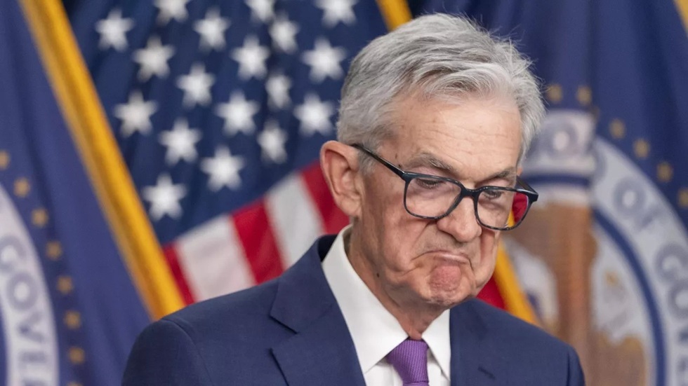 استمرار تثبيت سعر الفائدة الفيدرالي وسط غموض اقتصادي وجيروم باول يعلن مغادرته