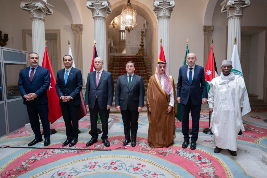 اللجنة الوزارية المكلفة من القمة العربية الإسلامية تعقد اجتماعا مع وزير الخارجية الإسباني