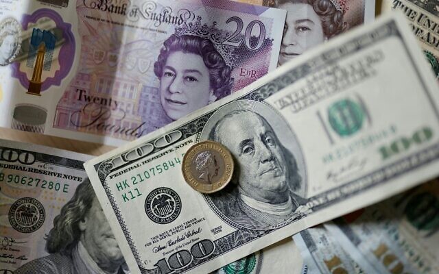 ارتفاع الاسترليني مقابل الدولار واليورو