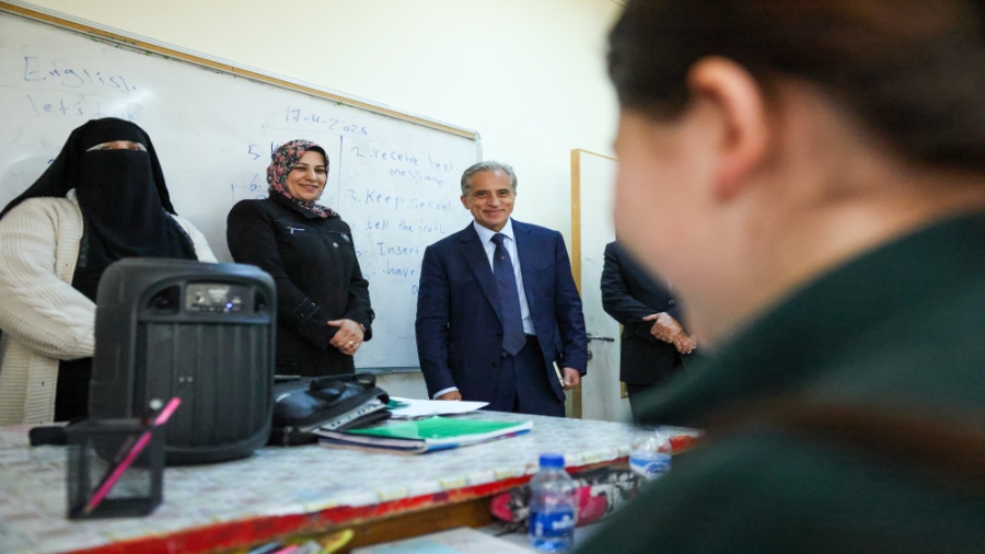 رئيس الوزراء يوجه بدارسة تأسيس صناديق تمويل ميسرة للمعلمين والمعلمات #عاجل