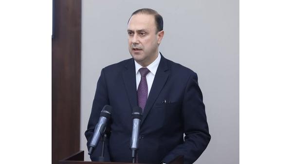 وزير الاتصال الحكومي: فصح مجيد لأخواتي وأخواني المسيحيين