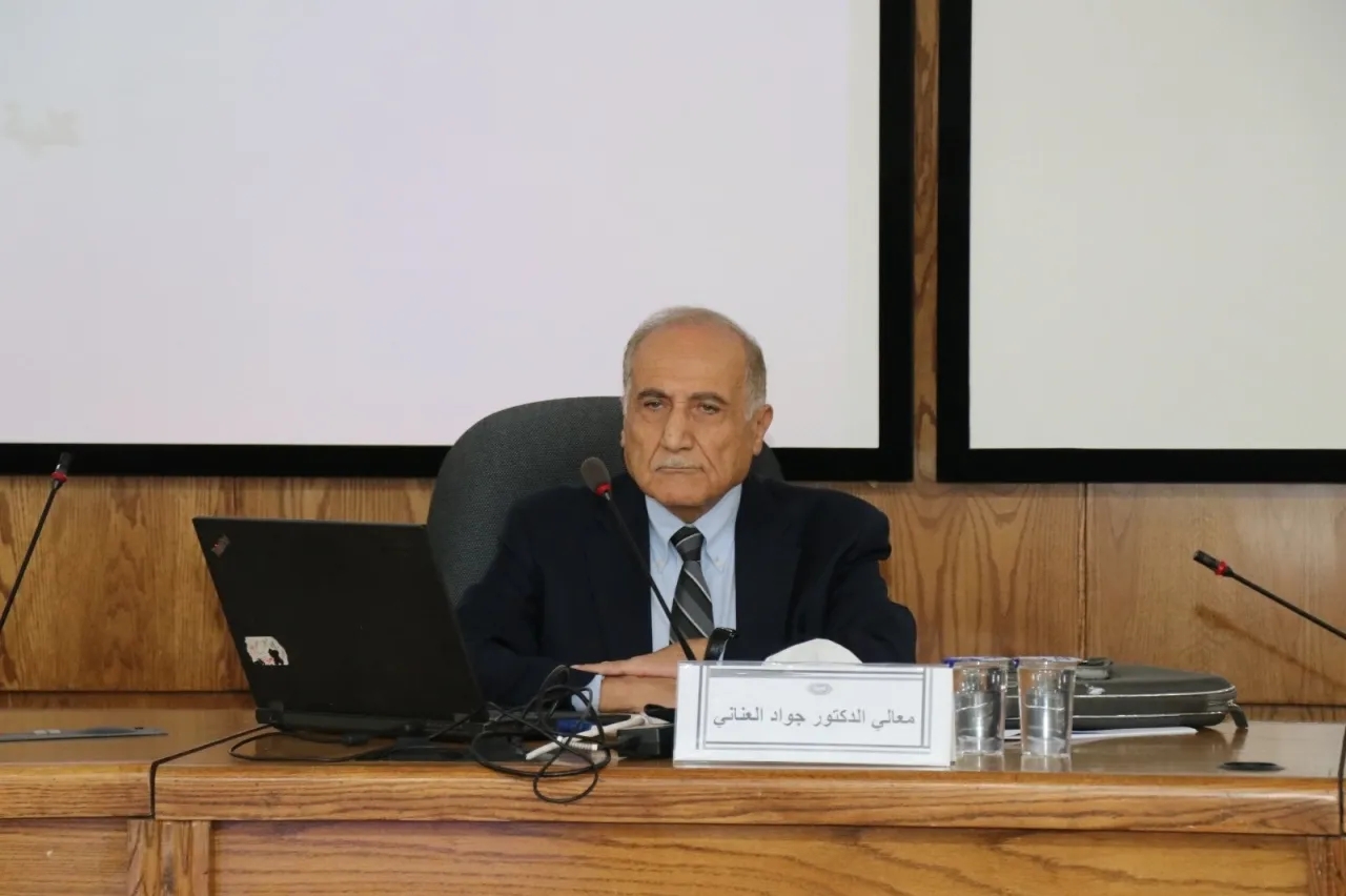 وزير أردني أسبق يتوقع خفض ترمب للضرائب إلى 10%