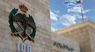 الأمن العام يوضّح ملابسات فيديو لاشخاص قاموا بالعتداء عدد من المركبات بالعقبة#عاجل