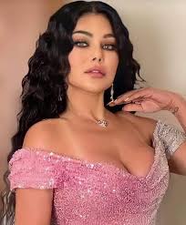 أزمة الفنانة هيفاء وهبي تضع مسيرتها على المحك _تفاصيل جلسة المحكمة  