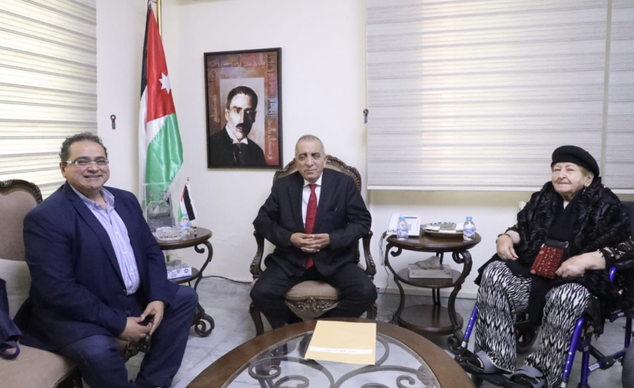 وزير الثقافة الرواشدة يلتقي رئيسة منتدى  الرواد الكبار التقى وزير الثقافة مصطفى الرواشدة صباح اليوم الأربعاء