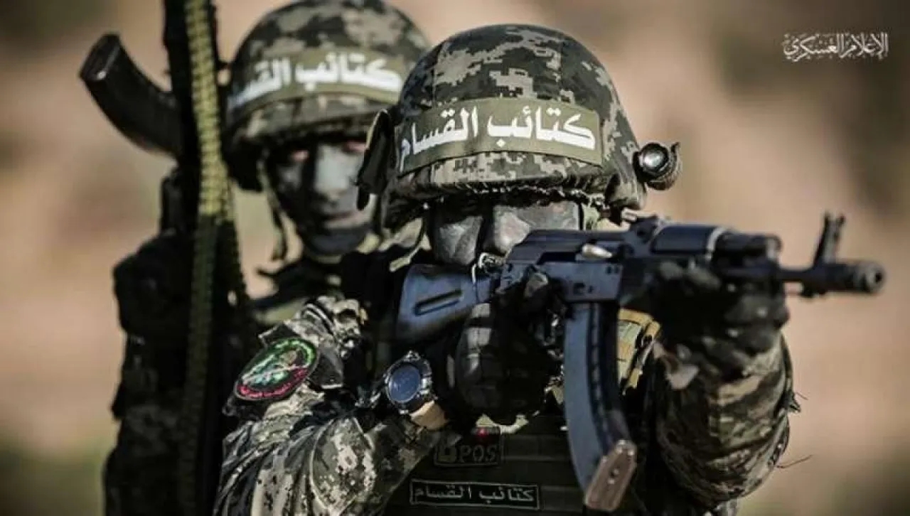 القسام: أوقعنا قوة من جنود الاحتلال بين قتيل وجريح بتفجير منزل بخان يونس