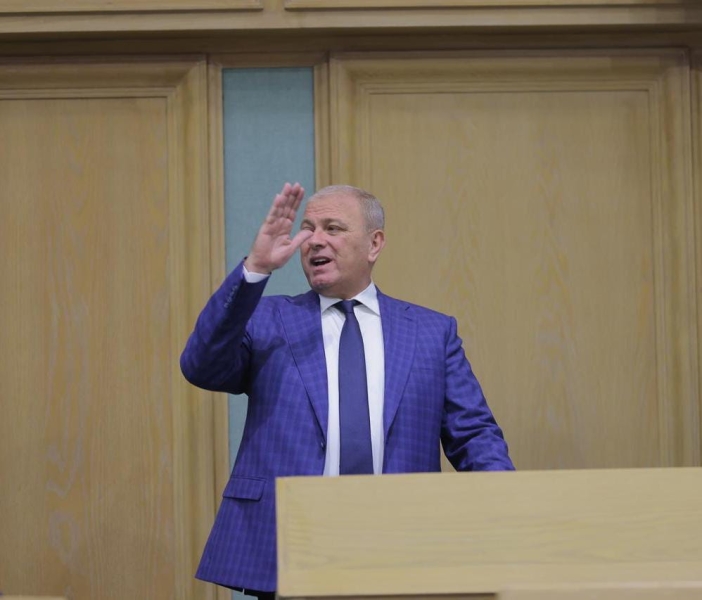 خميس عطية يفتح ملف تخليص السيارات ويسأل وزير المالية عن التزوير  