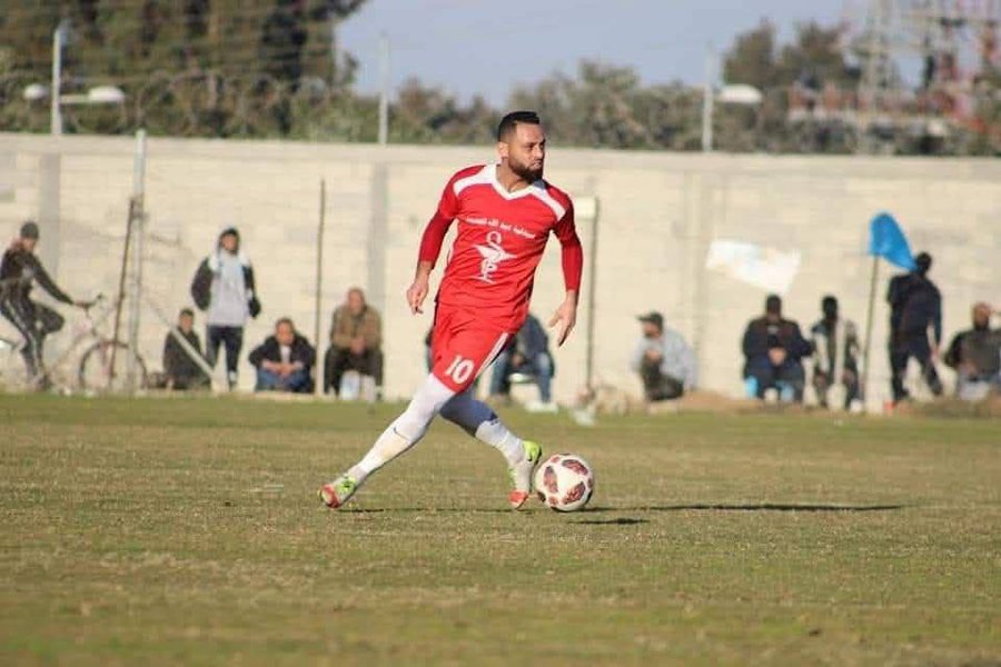 بسبب غارة 