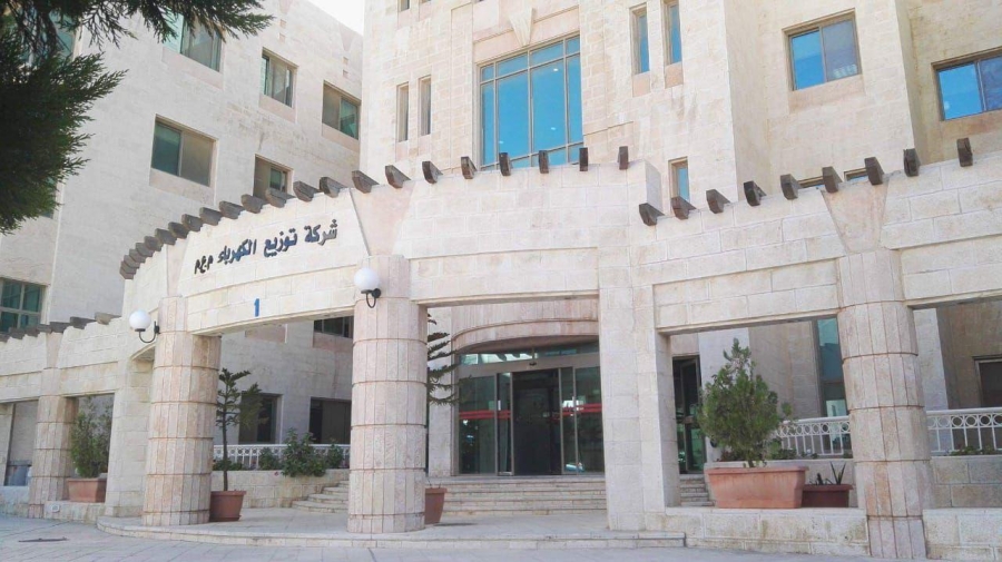 خطأ مقاول يتسبب بانقطاع التيار الكهربائي عن محطة الزارة ماعين ويؤثر على توزيع المياه في عمّان
