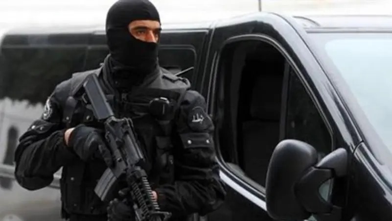 فتاة سورية تثير ضجة في تركيا بعد طعن 4 أشخاص بينهم والدتها وشقيقتاها