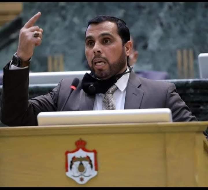 #عاجل..النائب المشاقبة: رئيس جامعة آل البيت يتلاعب بمكرمة جلالة الملك ويحرم أبناء المتقاعدين من حقهم في الدراسات العليا