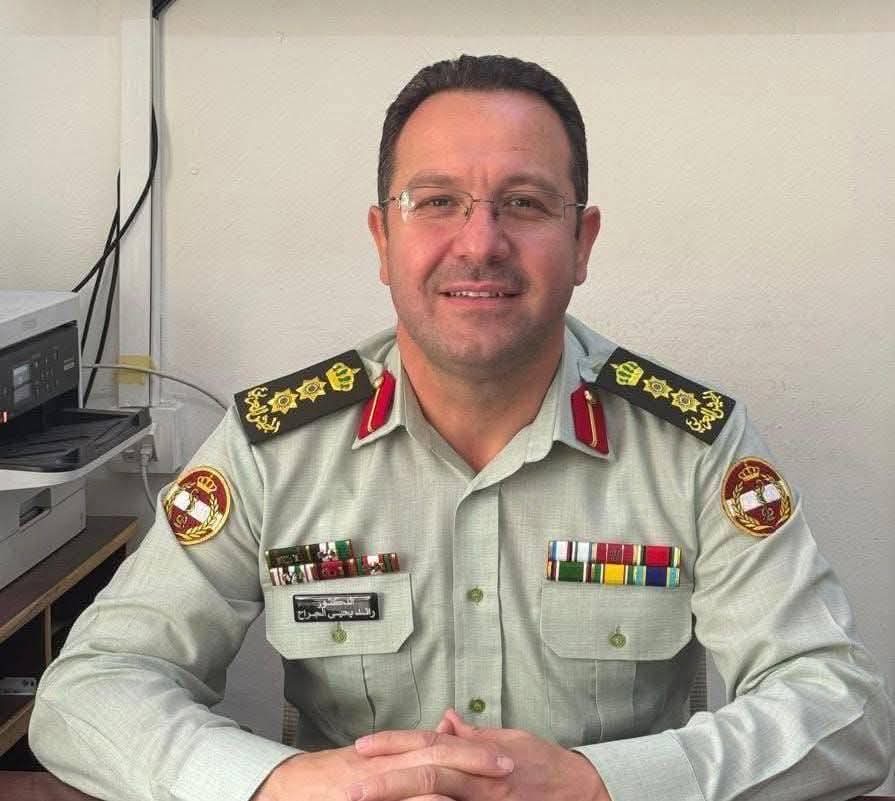 اسماعيل صبحي الجراح وعائلته  يتقدمون بأسمى آيات التهنئة والتبرك لابناء العمومه 