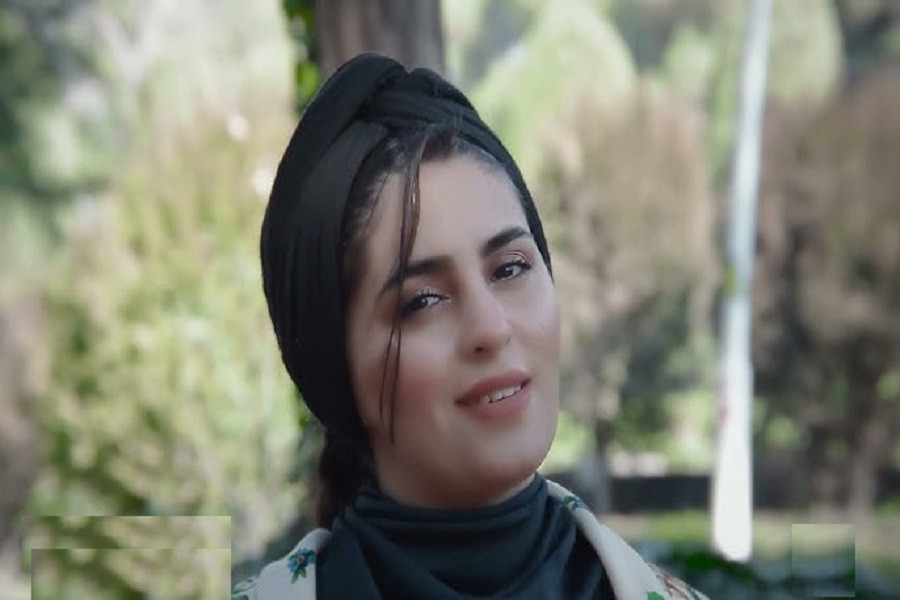 السلطات الإيرانية تعتقل المغنية الكردية أَسمر حميدي وتغلق منصاتها الرقمية