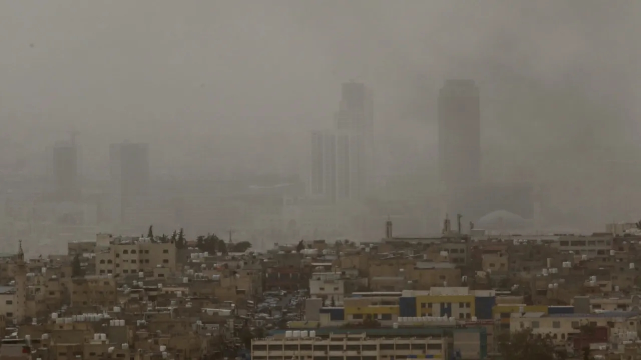 تحذير صادر عن إدارة الأزمات بشأن حالة عدم الاستقرار الجوي #عاجل