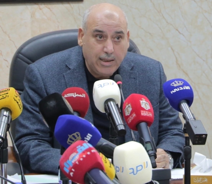 القاضي يهنىء النشامى ويترأس جانبا من اجتماع مالية النواب 