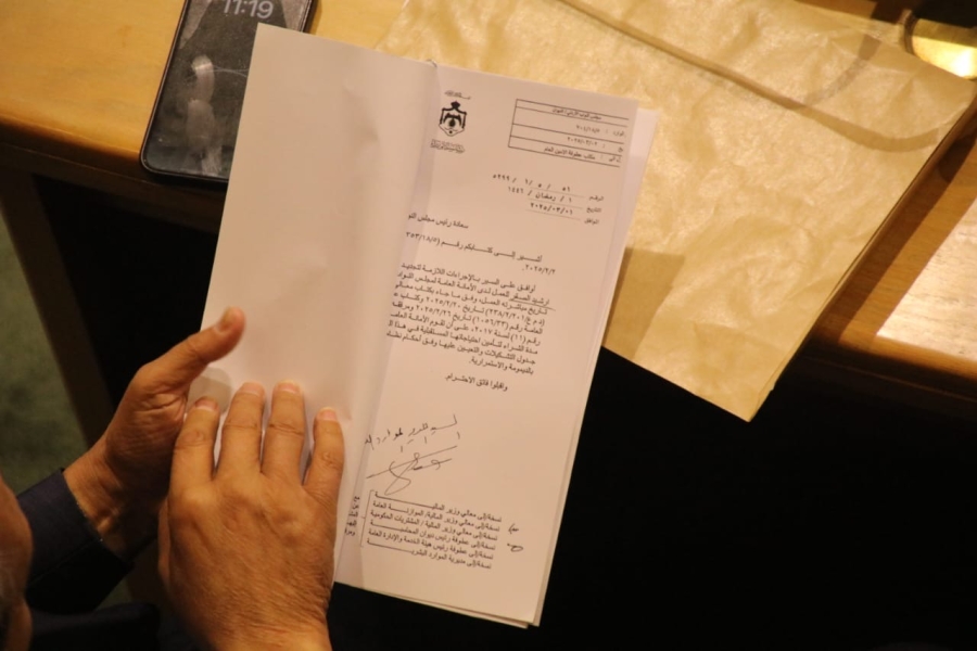 نائب يحاول تمرير كتاب لرئيس الوزراء لتجديد عقد أحد أقاربه في الأمانة العامة لمجلس النواب
