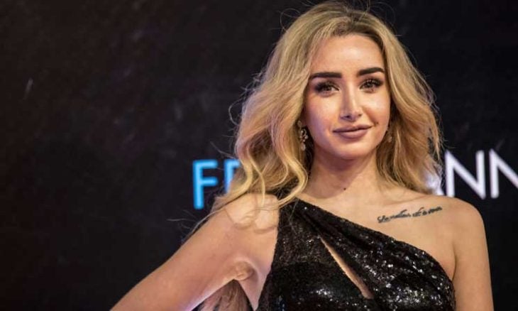 هنا الزاهد تتفاجأ بمعجب على هامش مهرجان البحر الأحمر