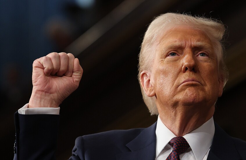 ترامب يدعي على