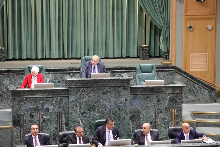 الواقع البيئي والزراعي وملف طلبة الجامعات على طاولات النواب اليوم 