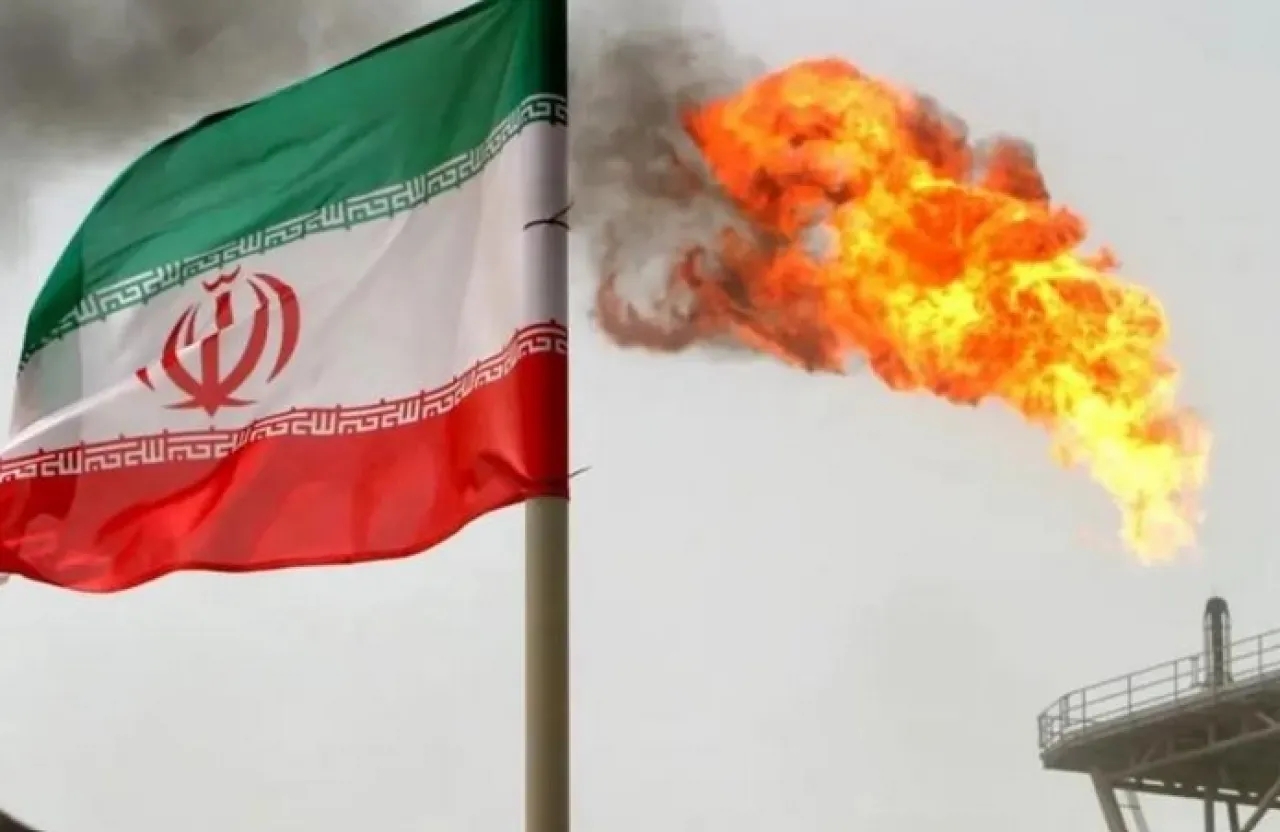 السيطرة على سفينة تنقل 4 ملايين طن من النفط المُهرّب