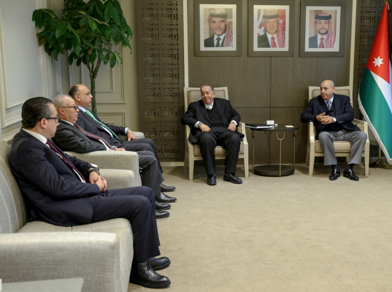 القاضي يستقبل وفداً من جماعة عمان لحوارات المستقبل