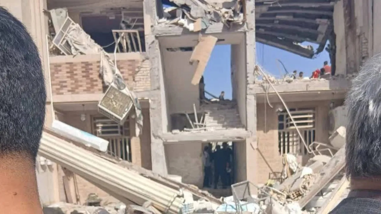 وسائل إعلام إيرانية: 4 وفيات إثر انفجار مبنى ناجم عن تسرب غاز