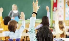 طلبة المدارس الخاصة يتوجهون إلى صفوفهم بالأردن