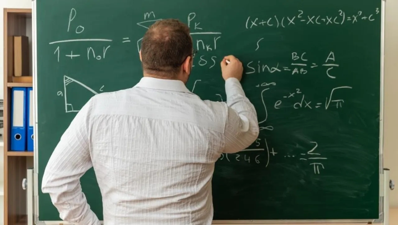 التربية تعلن عن فتح باب التقديم لوظائف المعلمين للعام الدراسي 2026/2027 - رابط