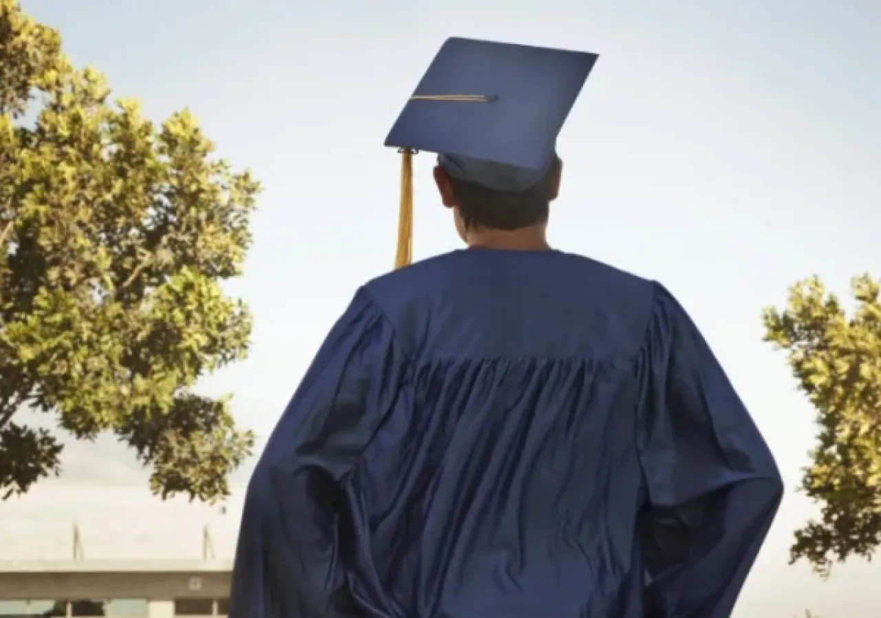 بدء تقديم طلبات الدبلوم المتوسط إلكترونيا الأربعاء