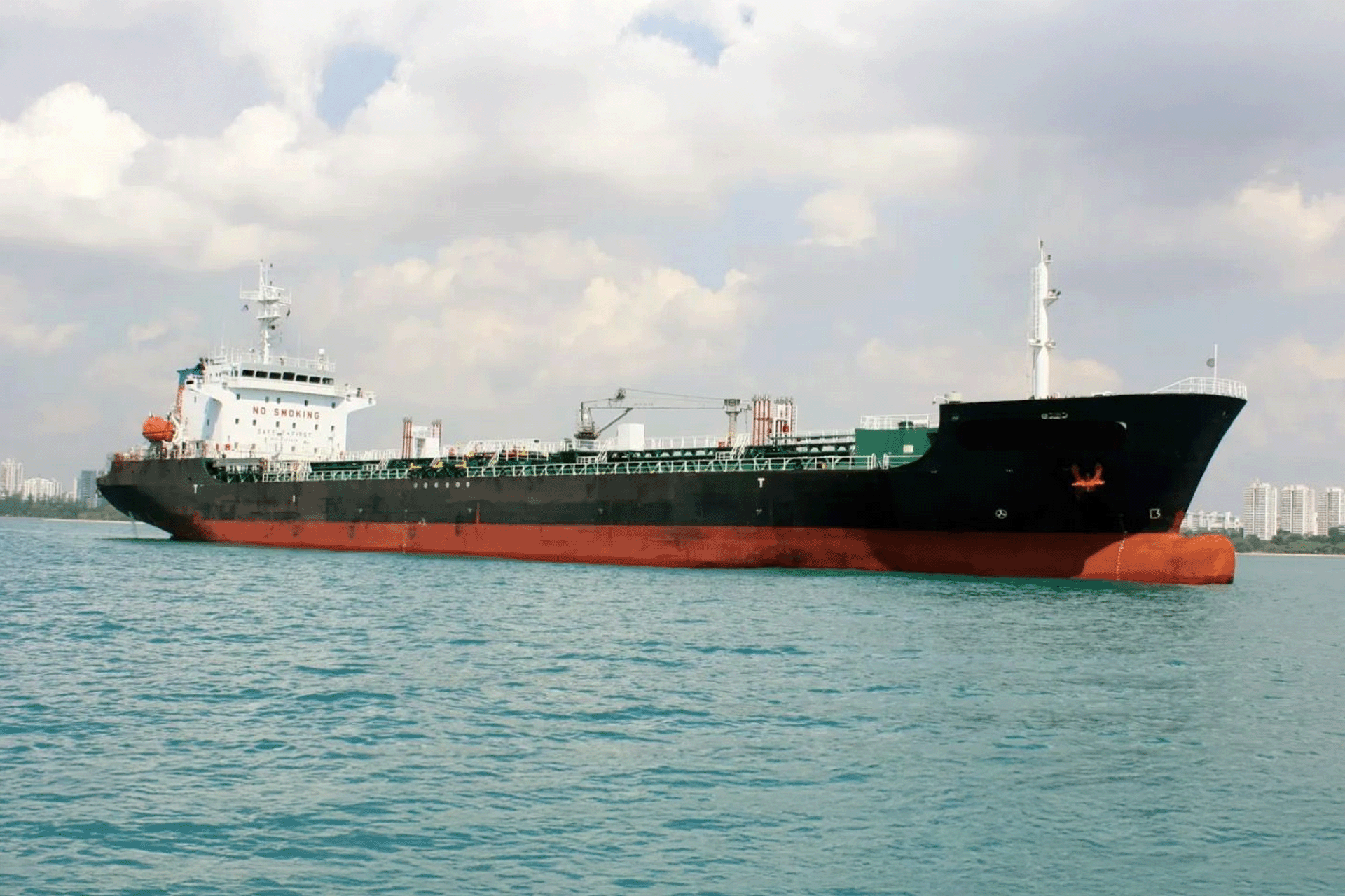 ايران تنفي علاقتها بناقلات نفط صادرتها الهند