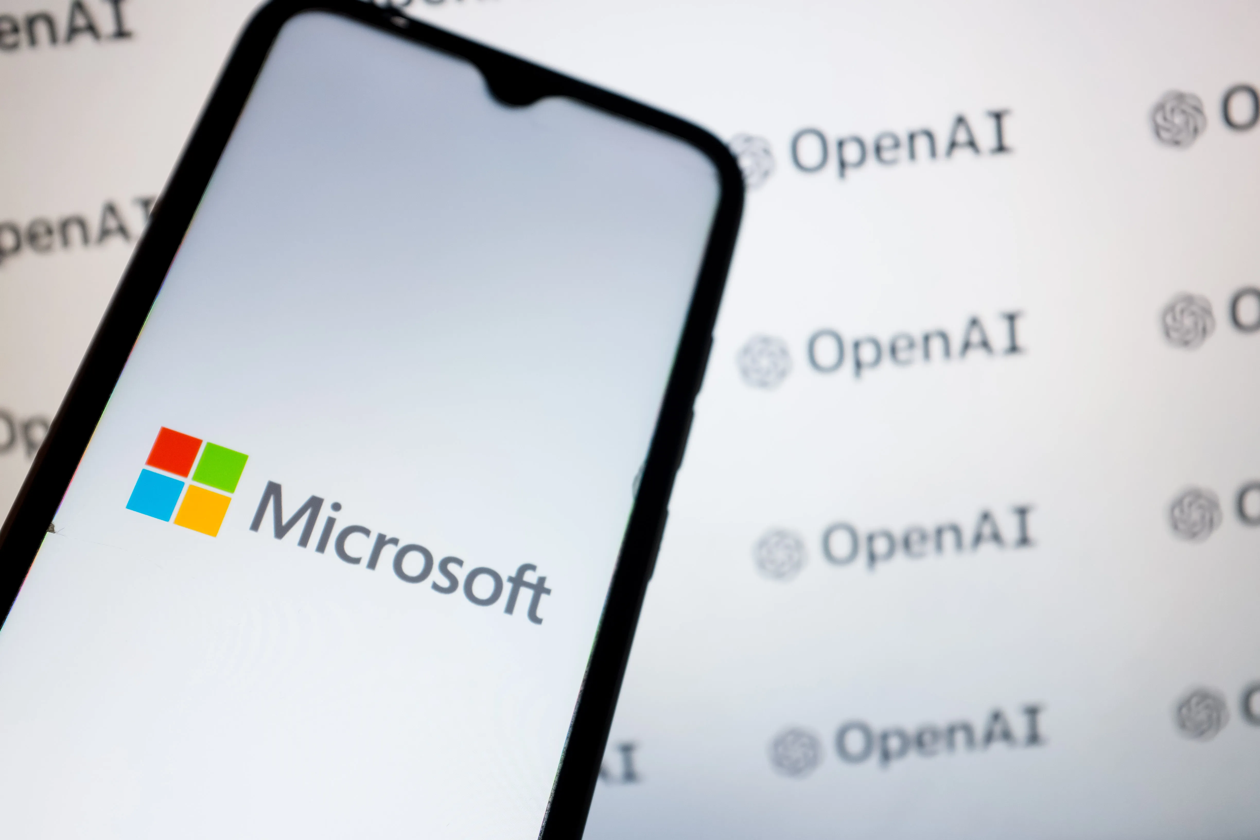 مايكروسوفت تحذر من مخاطر وكلاء الذكاء الاصطناعي الجديد