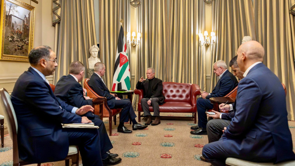 الملك عبد ﷲ يبحث مع رئيس اركان الدفاع البريطاني تعزيز الشراكة