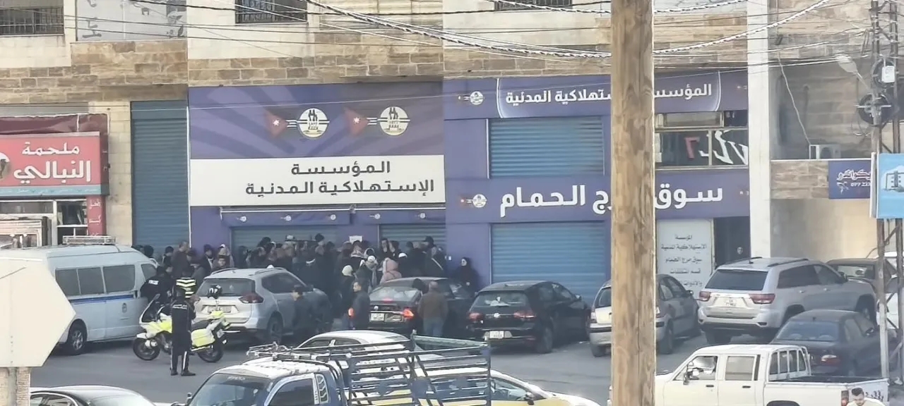 طوابير وتهافت على زيت الزيتون التونسي