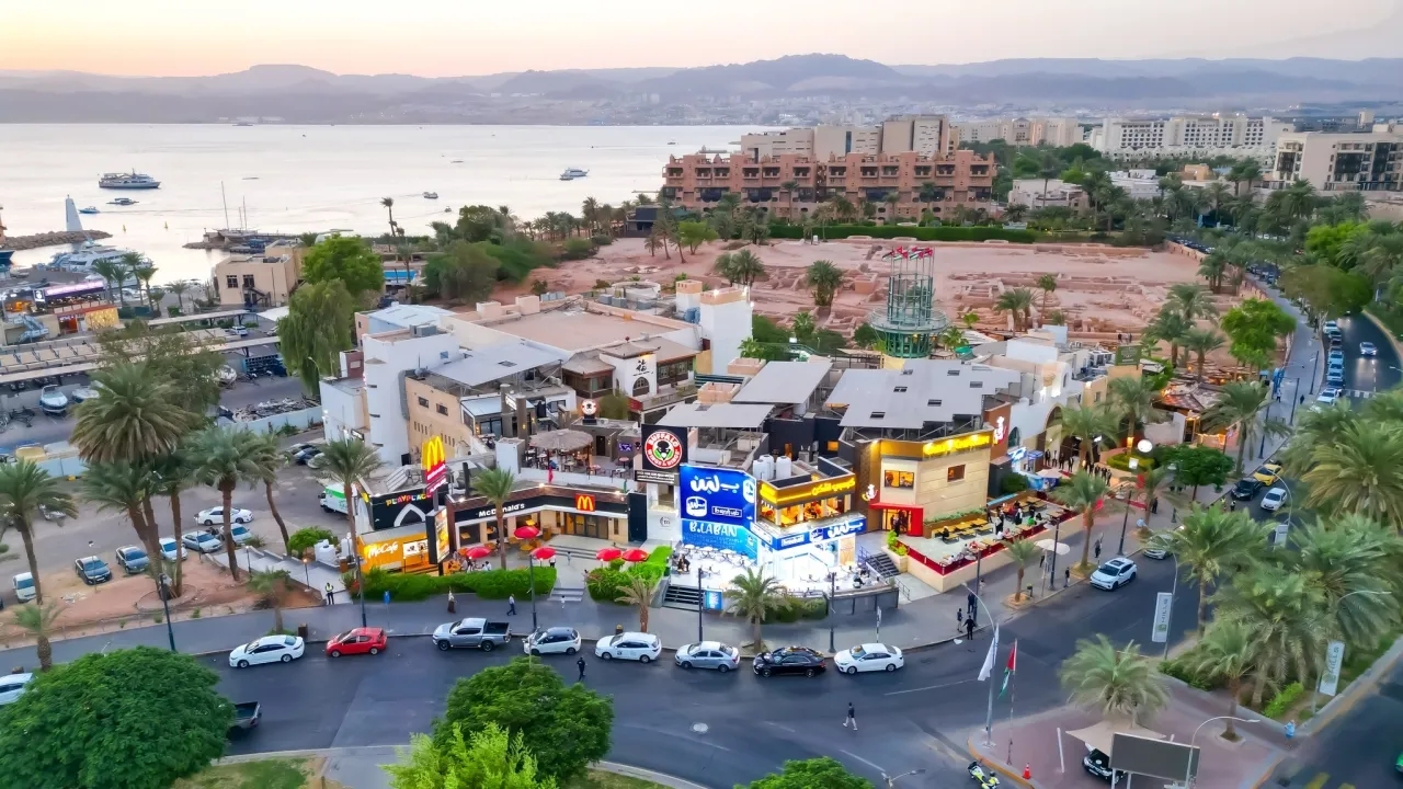 قرار جديد.. مجمع العقبة القديم أصبح موقفًا للسيارات