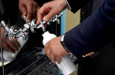 افتتاح محطة لتحلية المياه في مدرسة الروضة بالقطرانة - صور