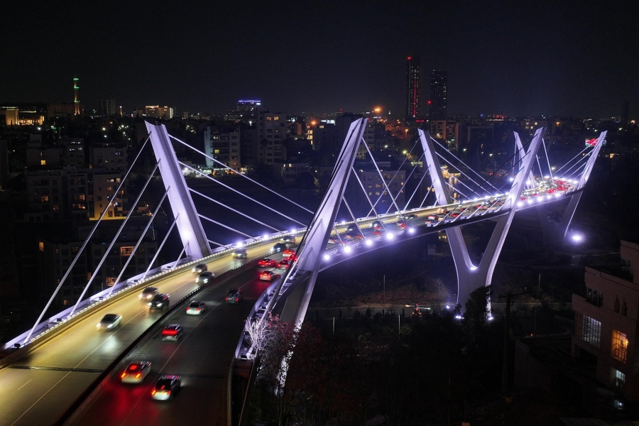 إغلاق جزئي لجسر عبدون لتنفيذ أعمال إنارة تجميلية 