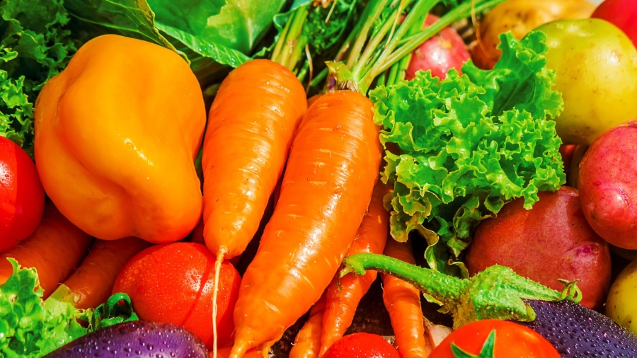 أسعار الخضار والفواكه في السوق المحلية 