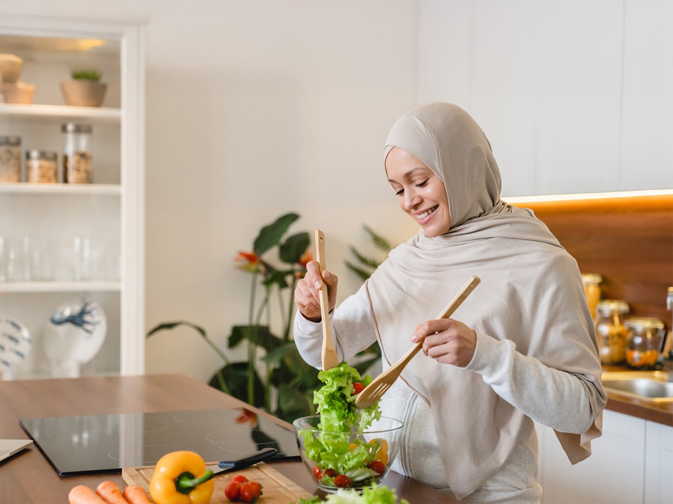 فوائد الخس في رمضان: ترطيب الجسم وتحسين الهضم