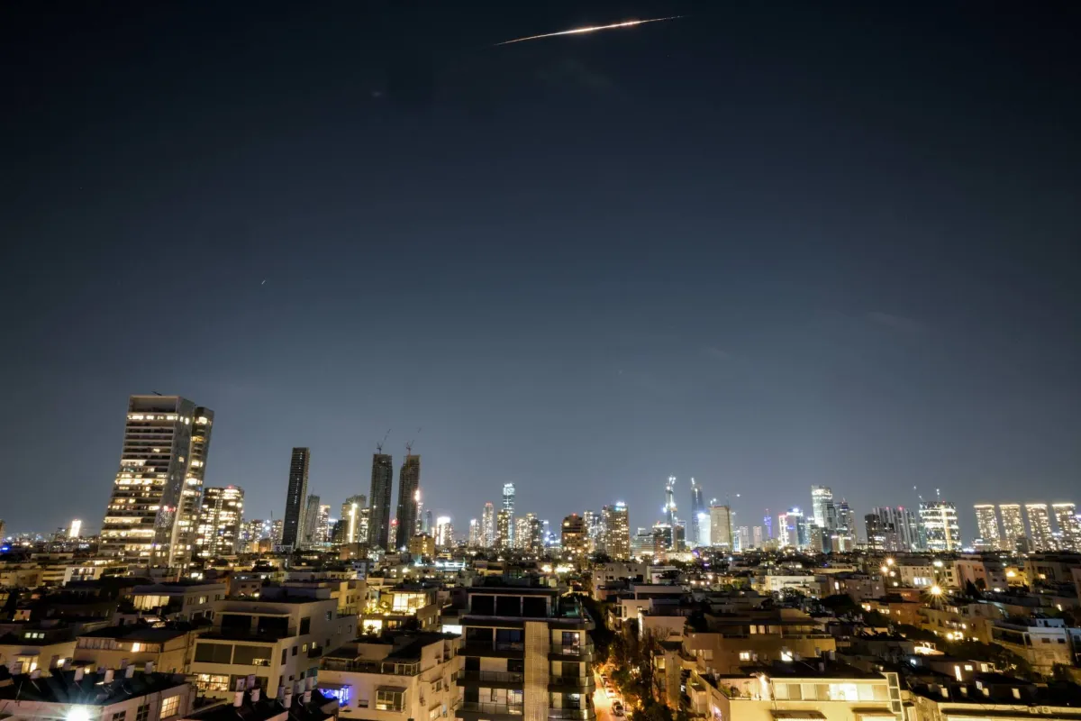 تصعيد خطير: صواريخ ايران تدوي صفارات الانذار في اسرائيل