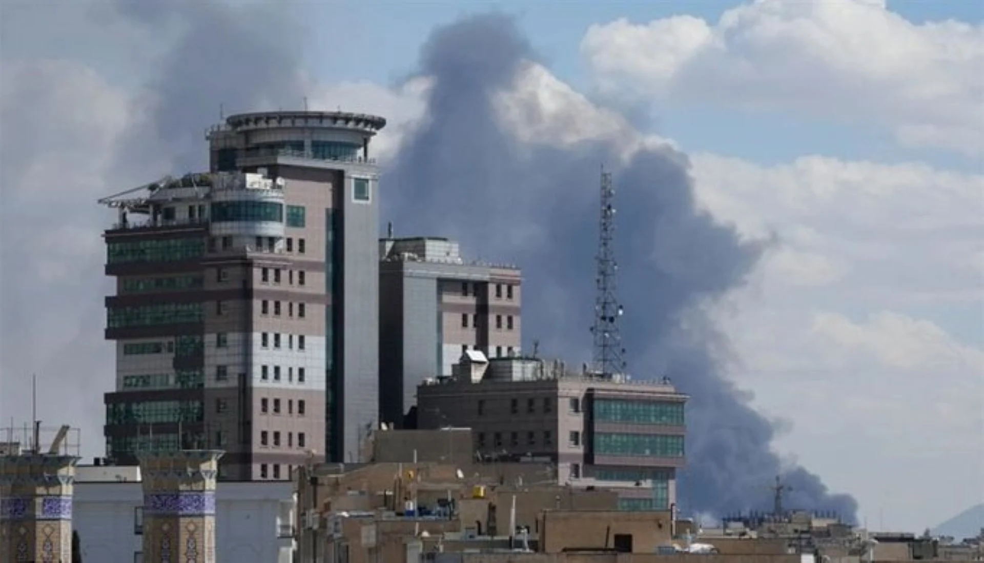 وزارة الداخلية البحرينية: مقتل شخص وإصابة آخرين في هجوم إيراني على مبنى سكني في المنام