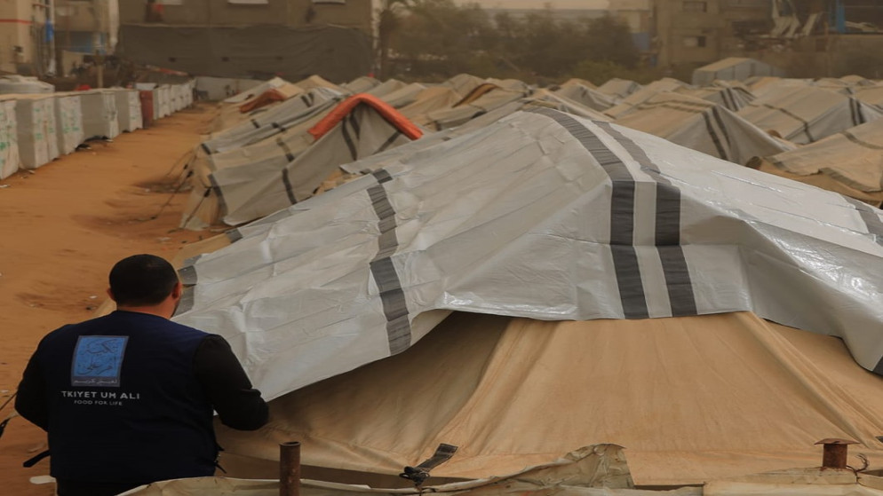 تكية ام علي توزع 5 الاف وجبة يوميا في غزة