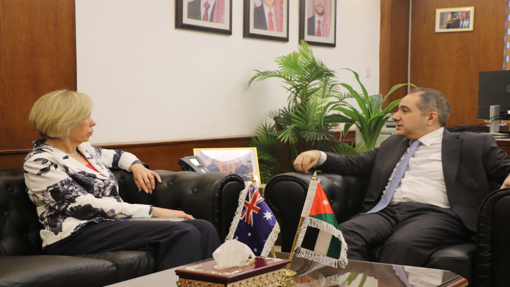وزير الاستثمار يبحث تعزيز التعاون الاقتصادي مع استراليا