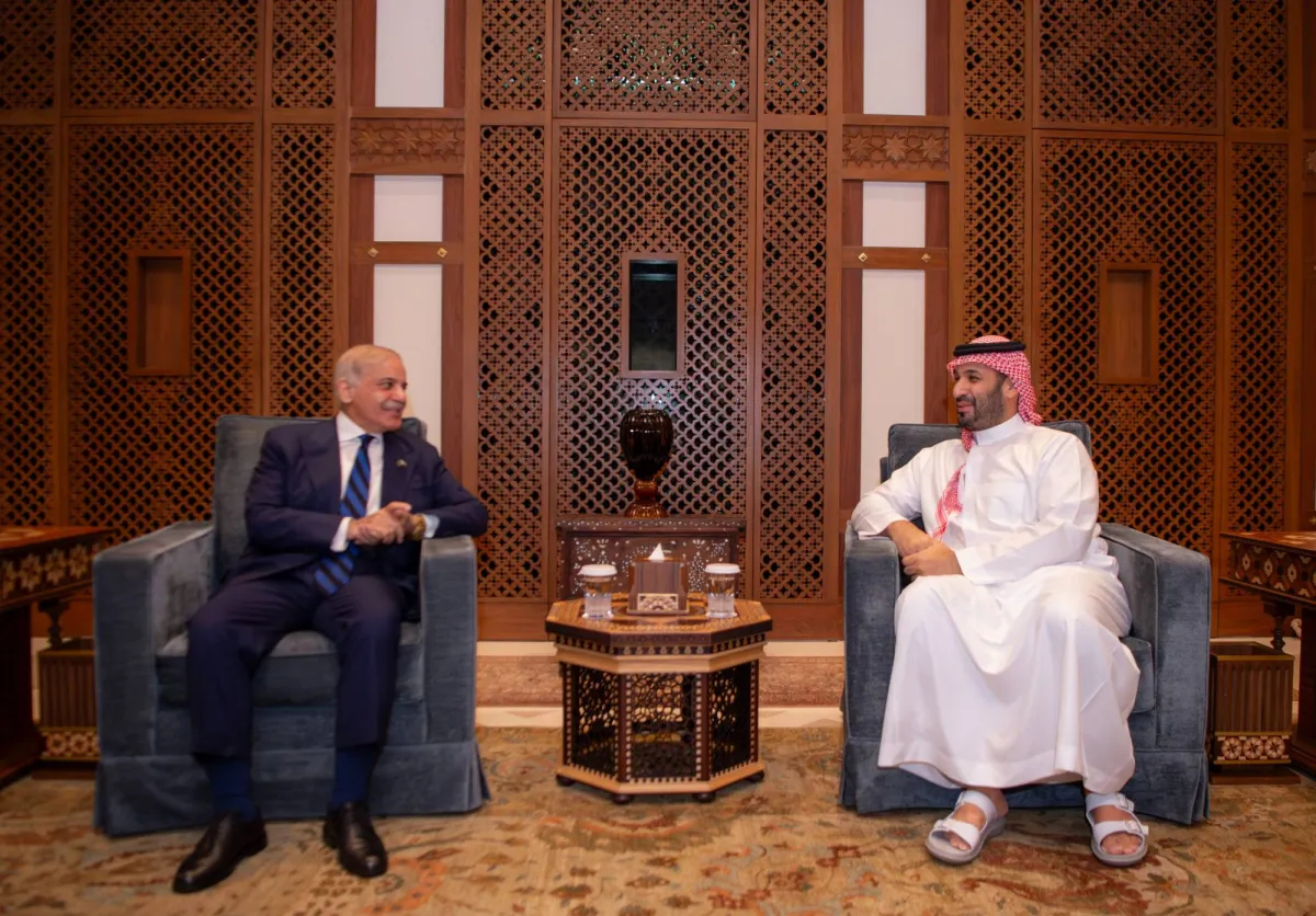 باكستان تجدد دعمها الكامل للسعودية في مواجهة التحديات الإقليمية