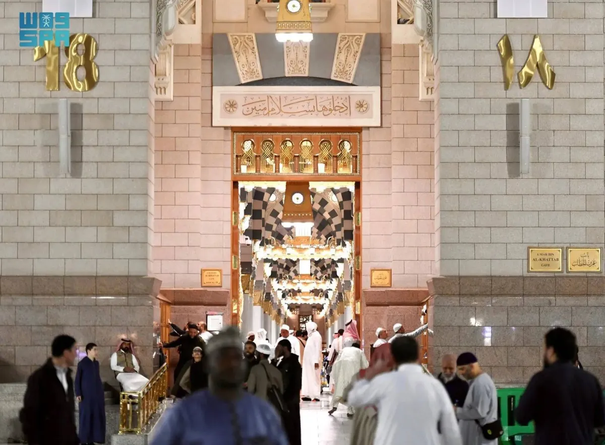 روائع الفن الاسلامي: أبواب المسجد النبوي تحكي تاريخ المدينة