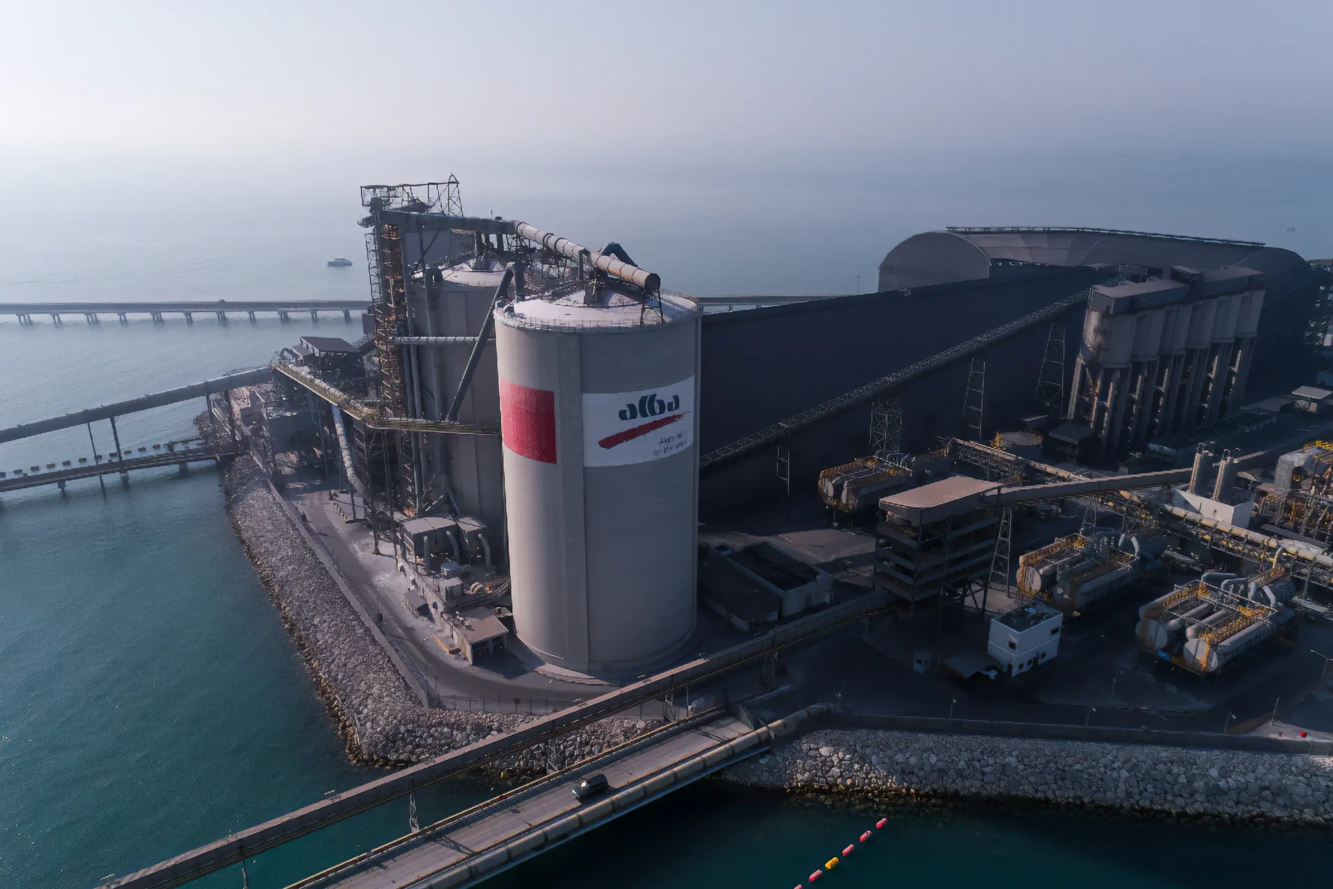 ألبا البحرينية تخفض إنتاج الألمنيوم وهندالكو الهندية توقف الانتاج بسبب نقص الغاز