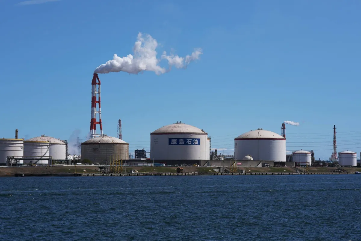 وكالة الطاقة تدرس سحب المزيد من احتياطيات النفط لمواجهة أزمة الإمدادات