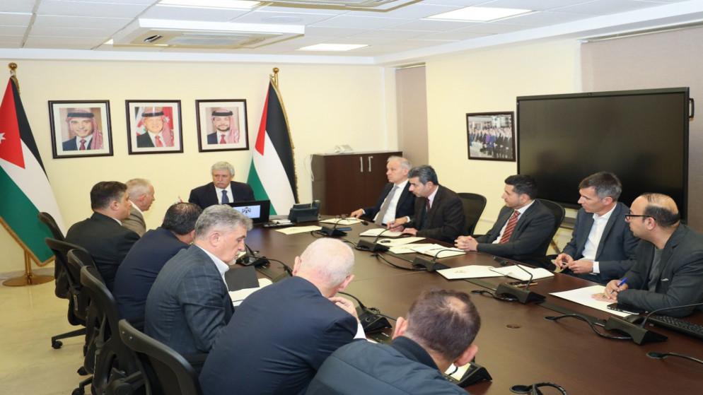 وزير النقل الاردني يبحث تعزيز التعاون بين مشغلي المطارات