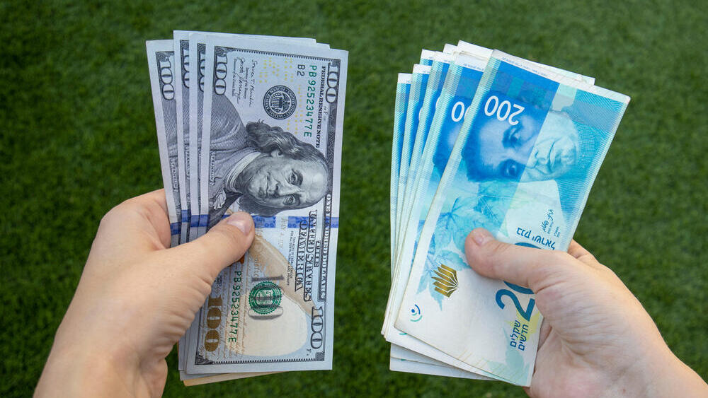 الدولار يقفز للشيكل مع تصاعد التوترات وارتفاع النفط