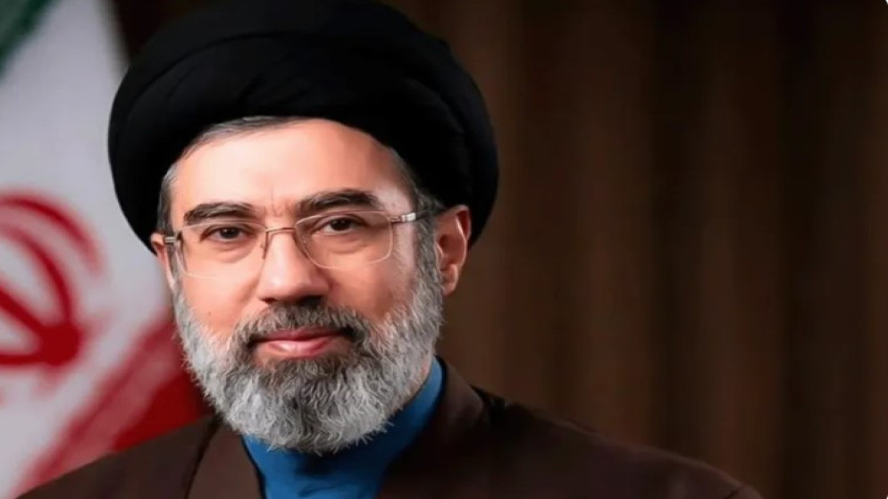 مجتبى خامنئي ينفي تورط إيران في هجمات تركيا وعمان