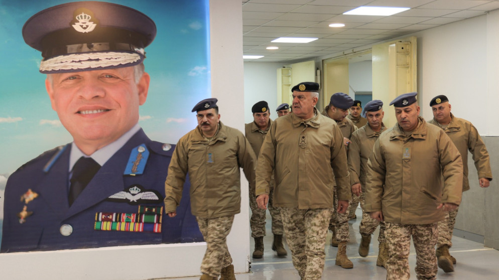 رئيس هيئة الاركان المشتركة يهنئ مرتبات سلاح الجو الملكي بعيد الفطر